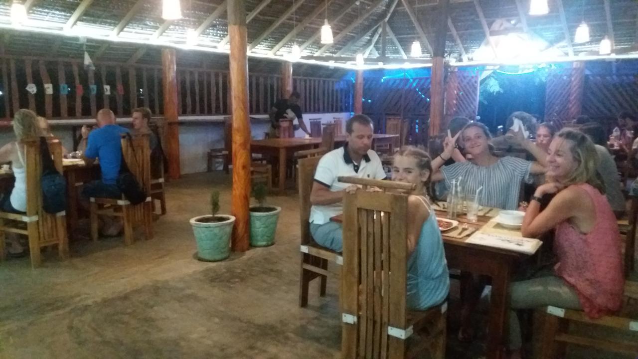 Shan Guest And Restaurant Nilaveli Exterior foto